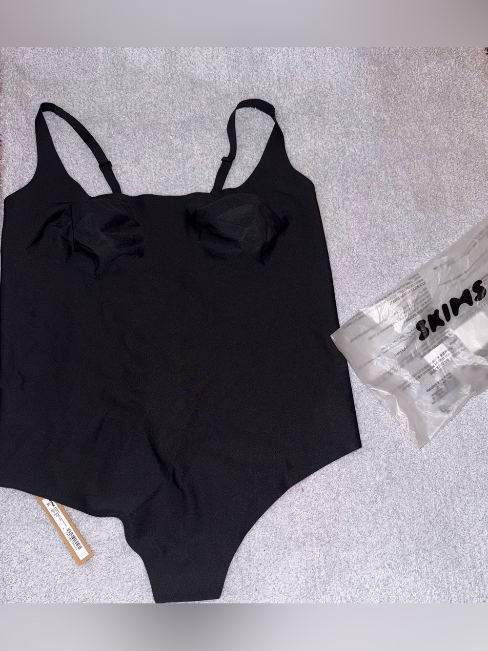 Skims Body Scoop Low Back Thong Bodysuit
